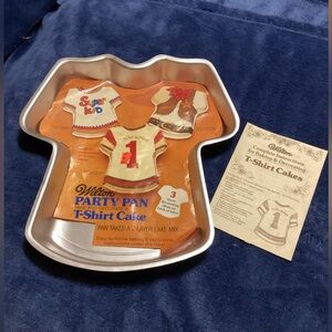 Wilton Party Pan Aluminum T-Shirt Cake Pan #502-5617